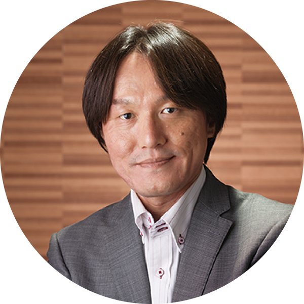 津曲 智英 氏 